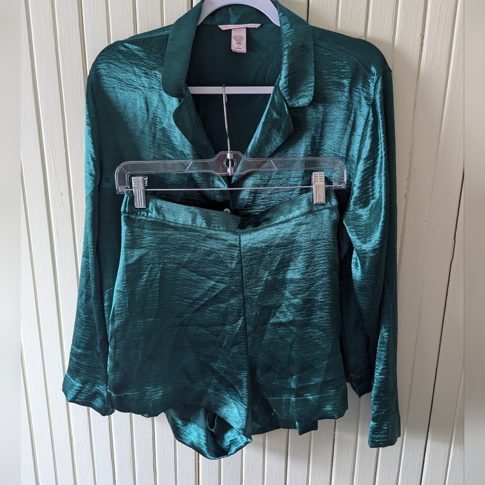 Victoria's Secret Glazed Satin Short Pajama Set Green Size Medium